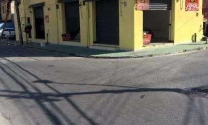 Ótima esquina comercial com 2 loja e sobreloja próximo ao Metrô Pinheiros.