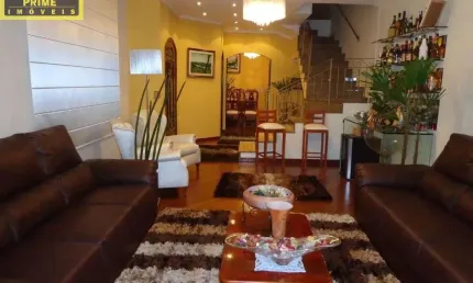 Excelente sobrado, reformado, com de 300 m² de área construída!