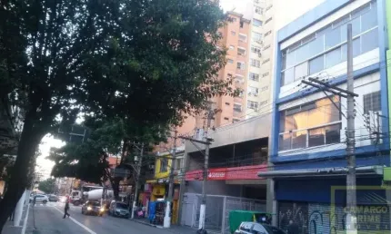 Ótima loja com 2 pisos em excelente ponto comercial da rua teodoro sampaio!