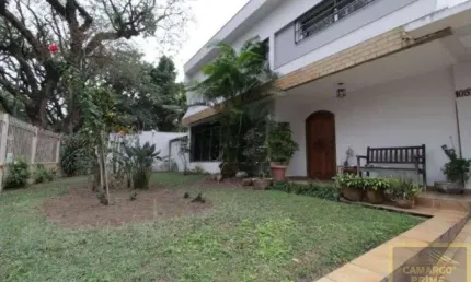 Sobrado na City Lapa com quintal e edicula independente, excelente localização.
