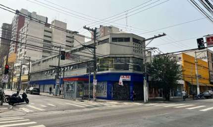 Loja de Esquina na Teodoro Sampaio próximo do Metrô Faria Lima