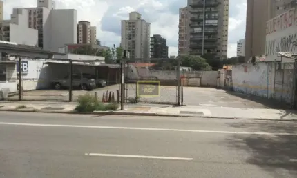 Terreno plano da Avenida Faria Lima à 800 metros da Estação Faria Lima