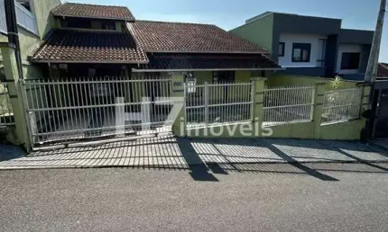 Casa com 3 quartos à venda no Iririú, Joinville 