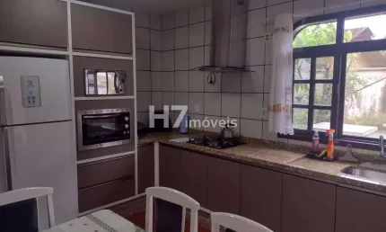 Casa com 1 suíte + 2 quartos, vila nova - joinville
