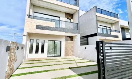 Casa com 3 quartos à venda na Rua Alemanha, 135, Monções, Matinhos, 109 m2 por R$ 859.000