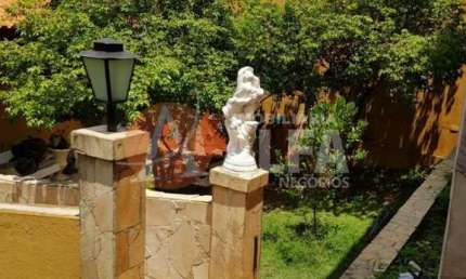 Casa com 5 Dormitórios - Bairro Outeiro de Passagarda - Cotia - SP.