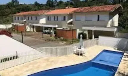 Casa com 03 Quartos - Quinta da Aldeia - Granja Viana - Cotia/SP