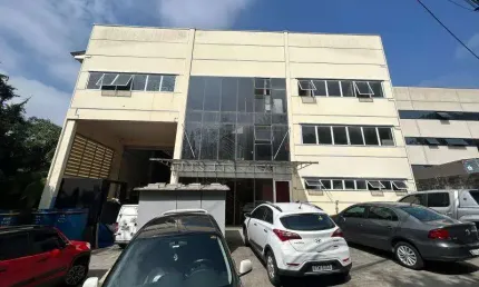 GALPÃO  com  1030 m²  no Centro Empresarial Trade Hill - Cotia/SP