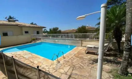 Casa com 03 Dormitorios - Condominio Vale dos Ipês -  Cotia/SP