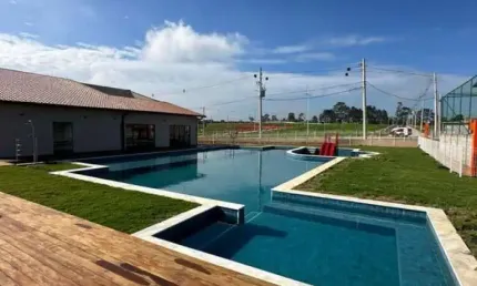 CASA TÉRREA - 03 DORMITORIOS - CONDOMINIO CAUCAIA  HOME CLUBE -  VARGEM GRANDE PAULISTA/ SP