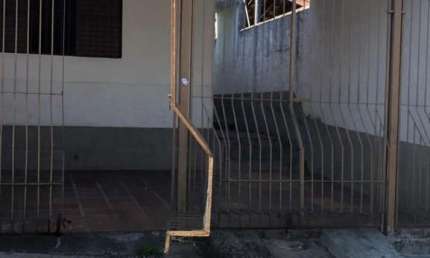 Casa Térrea - 2 Dormitórios - Jardim Estela Mari - Cotia/SP