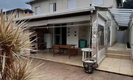 Casa com 03 dormitórios - Condomínio Sítio Viana - Parque Rincão - Cotia / SP