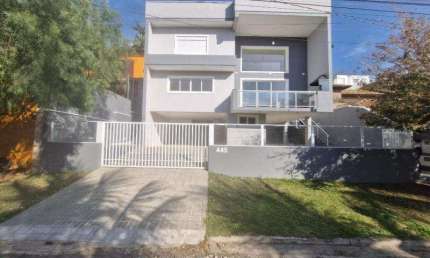 Casa com 03 suítes - Condomínio Terras do Madeira -  Chácara dos Junqueiras - Carapicuíba /  SP