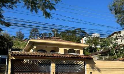Casa Térrea com 03 quartos  - Jardim dos Ipês - Cotia/ SP