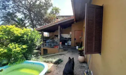 Casa com 05 quartos  sendo uma Suíte - Vila Santo Antônio - Granja Viana - Cotia / SP