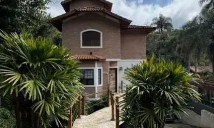 Casa com 4 quartos sendo 1 suíte - Cond. Vila verde - Transurb - Itapevi/ SP