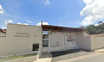 Casa com 02 Quartos - Cond. Colinas de Cotia -  Cotia / SP
