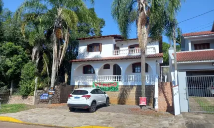Linda casa reformada condomínio Cantegril Viamão/RS