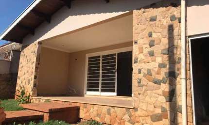 Casa com 3 quartos para alugar na Cidade Jardim, Piracicaba , 160 m2 por R$ 2.500