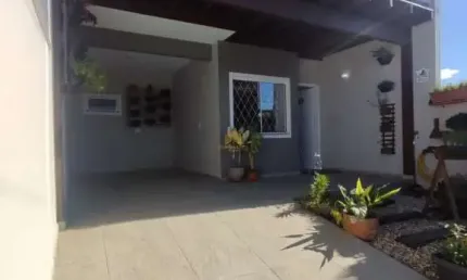 Casa com 3 quartos à venda na Rua Antônio Neves, 445, João Costa, Joinville por R$ 424.000
