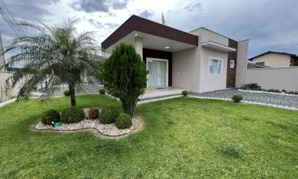 Casa com 3 quartos à venda na Fernando Nunes Santana, 101, João Costa, Joinville por R$ 799.000