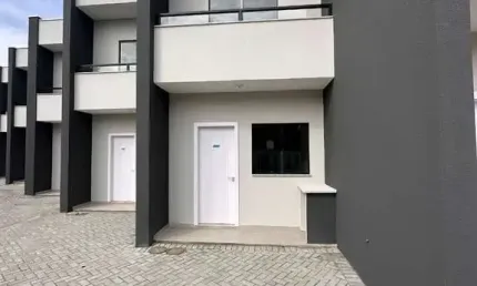 Casa com 2 quartos à venda na Aventureiro, 680, Aventureiro, Joinville por R$ 325.000