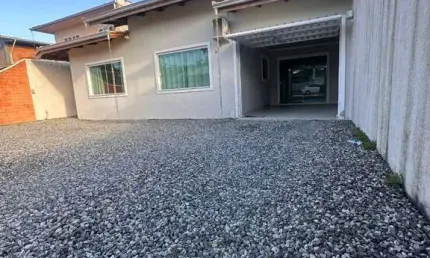 Casa com 3 quartos à venda na Rua das Cegonhas, 417, Iririú, Joinville por R$ 729.900