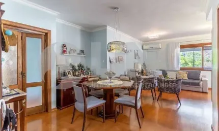 Apartamento alto padrão de 3 quartos com 2 vagas à venda no bairro Petrópolis em Porto Alegre
