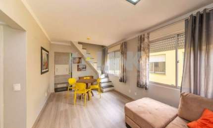 Apartamento duplex de 1 quarto à venda no bairro Azenha em Porto Alegre