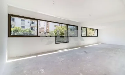 Apartamento Garden 3 dormitórios com 4 vagas de garagem à venda no bairro Petrópolis em Porto Alegre