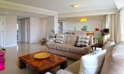 Apartamento mobiliado 3 dormitórios com 2 vagas de garagem à venda no bairro Menino Deus em Porto Alegre