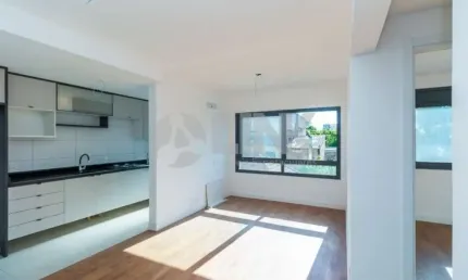 Apartamento 2 dormitórios com 2 vagas de garagem à venda no bairro Santana em Porto Alegre