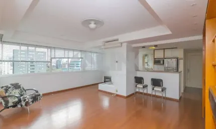 Apartamento de 2 dormitórios sendo 1 suíte com 2 vagas de garagem à venda no bairro moinhos de vento em porto alegre próximo ao parcão