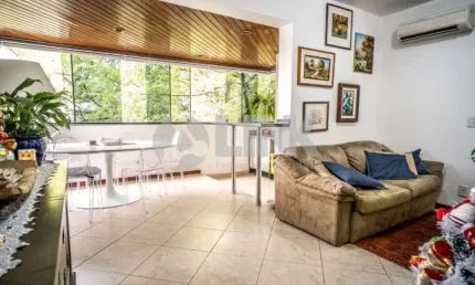 Apartamento 2 dormitórios 2 suítes e 2 vagas de garagem à venda no bairro Bela Vista em Porto Alegre próximo da Parrila Del Sur