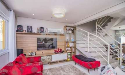 Casa em condomínio com 3 quartos 1 suíte e 3 vagas de garagem à venda no bairro Cristo Redentor em Porto Alegre