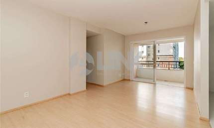 Apartamento com 3 quartos à venda no bairro Passo da Areia em Porto Alegre