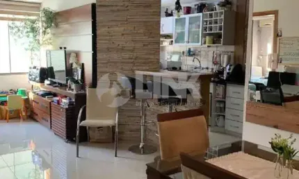 Apartamento com 2 quartos e 2 vagas de garagem à venda no bairro Jardim Itú em Porto Alegre