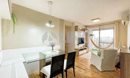 Apartamento com 3 quartos à venda no bairro Passo da Areia em Porto Alegre