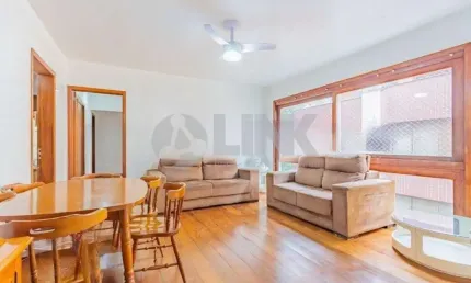 Apartamento mobiliado com 3 quartos à venda no bairro Moinhos de Vento em Porto Alegre