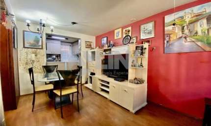 Casa no condomínio Chácara dos Cataventos com 2 quartos à venda no bairro Jardim Itú em Porto Alegre