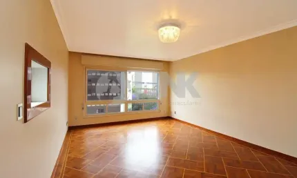 Apartamento de 4 quartos com 3 vagas à venda no bairro Menino Deus em Porto Alegre