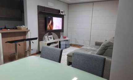Apartamento de 2 quartos com 1 vaga à venda no bairro Chácara das Pedras em Porto Alegre
