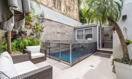 Apartamento Garden de 2 quartos com 2 vagas à venda no bairro Chácara das Pedras em Porto Alegre