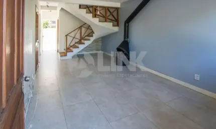 Casa em condomínio fechado de 3 quartos com 1 vaga à venda no bairro guarujá em porto alegre