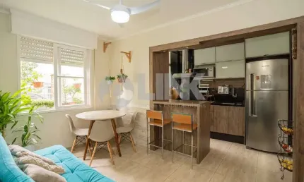 Apartamento mobiliado de 2 quartos com 1 vaga à venda no bairro Cavalhada em Porto Alegre