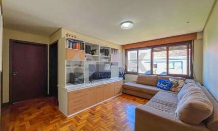 Apartamento de 2 quartos com 1 vaga à venda no bairro Jardim Itú em Porto Alegre