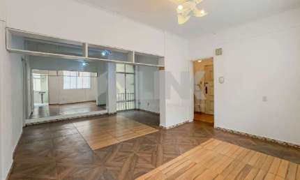 Apartamento de 3 quartos à venda no bairro Cidade Baixa em Porto Alegre