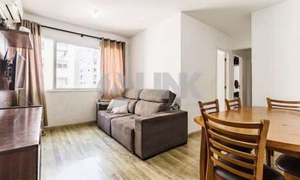 Apartamento mobiliado de 3 quartos com 1 vaga à venda no bairro Vila Ipiranga em Porto Alegre