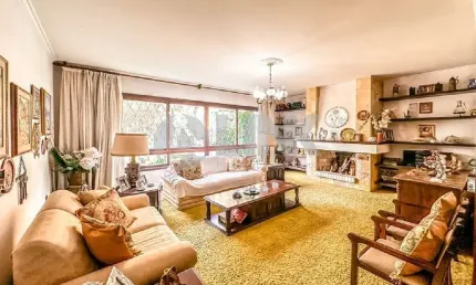 Casa de 3 quartos com 1 vaga à venda no bairro Bela Vista em Porto Alegre