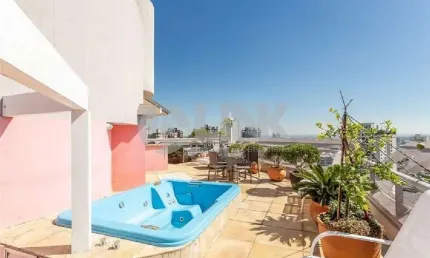 Cobertura duplex com 3 quartos e 3 suítes à venda no bairro Moinhos de Vento em Porto Alegre